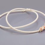 Ν.Β001 χειροποίητα στέφανα γάμου με πορσελάνινα λουλούδια